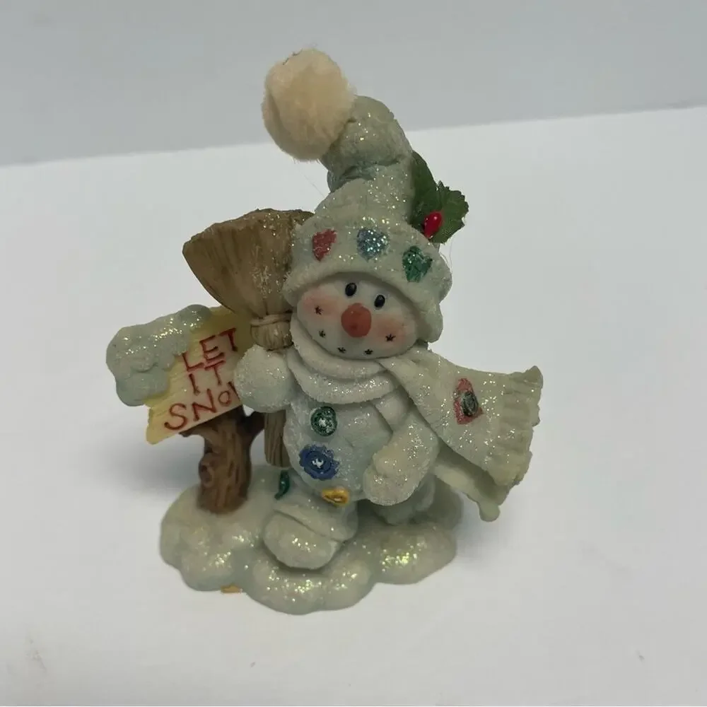 Vintage Resin painted Snowman mini figurine statue decor piece